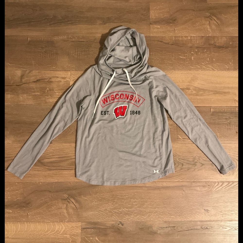 Women’s Under Armour gray Univ. of Wisconsin long sleeved hoodie tee, S